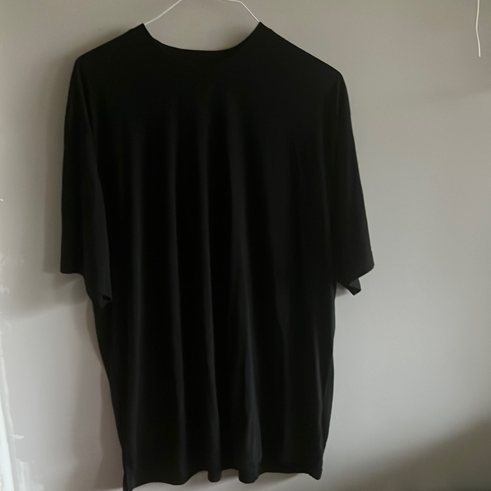 Black tee shirt